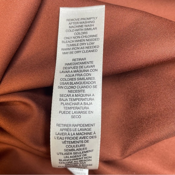 Chicos No-Iron Button Down Blouse in Copper Sateen Cotton Large (Chicos 2) - Picture 8 of 11